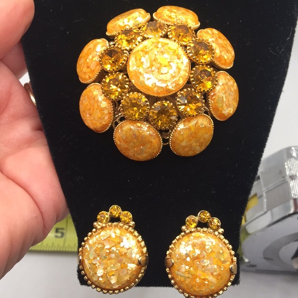 Vintage Jewelry - Vintage confetti lucite brooch, earrings